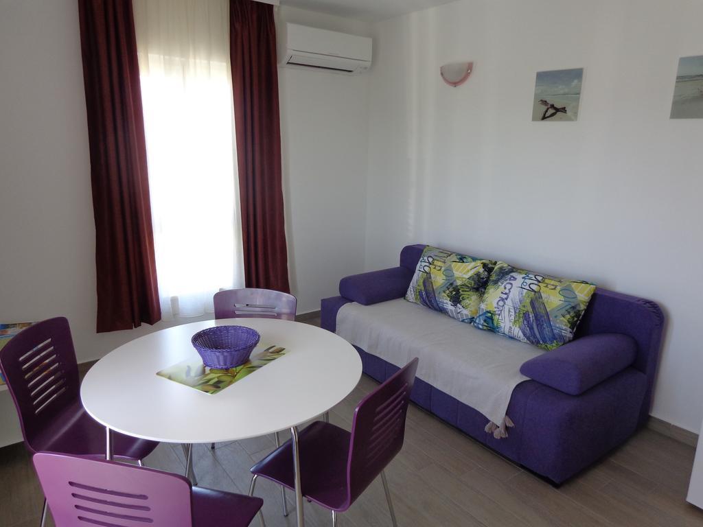 Villa Palas Apartments Rogoznica  Kamer foto