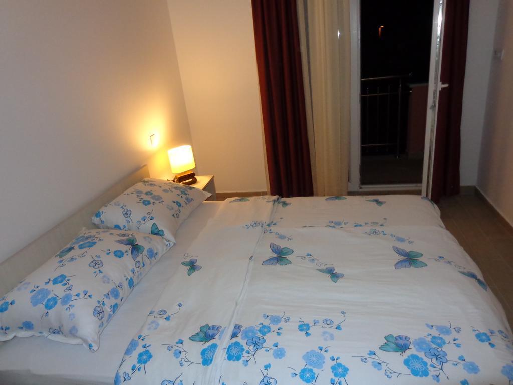 Villa Palas Apartments Rogoznica  Kamer foto