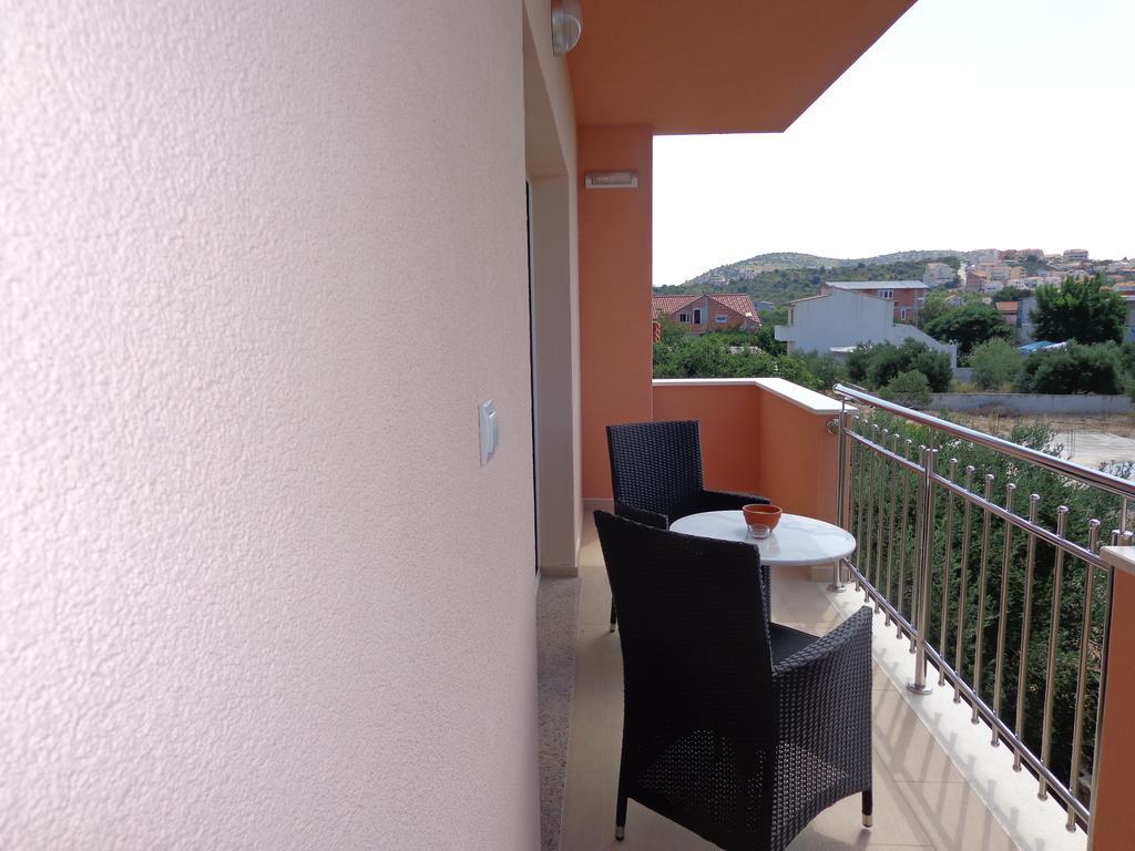 Villa Palas Apartments Rogoznica  Buitenkant foto